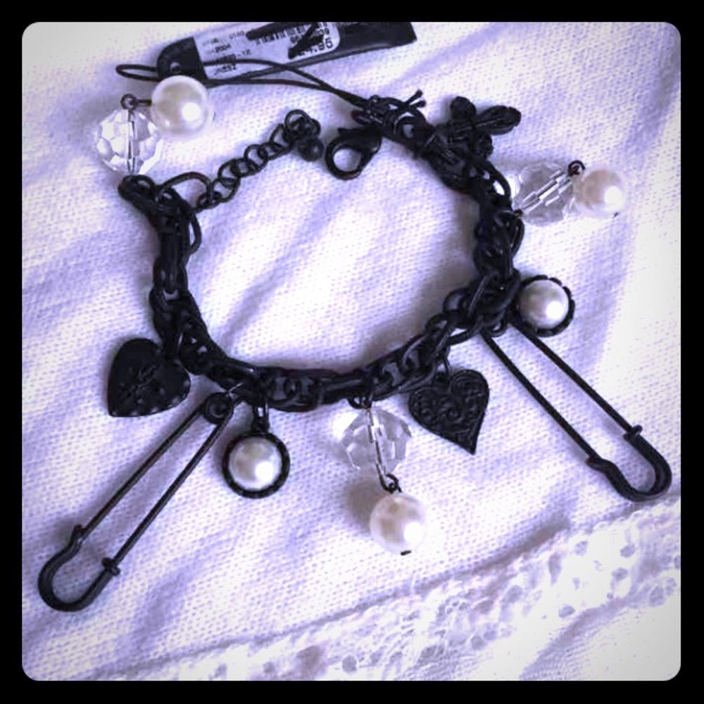 NWT Black Fashion Safety Pin Charm Bracelet